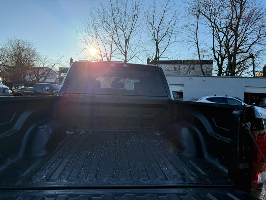 2015 RAM 1500 4WD Crew Cab 140.5