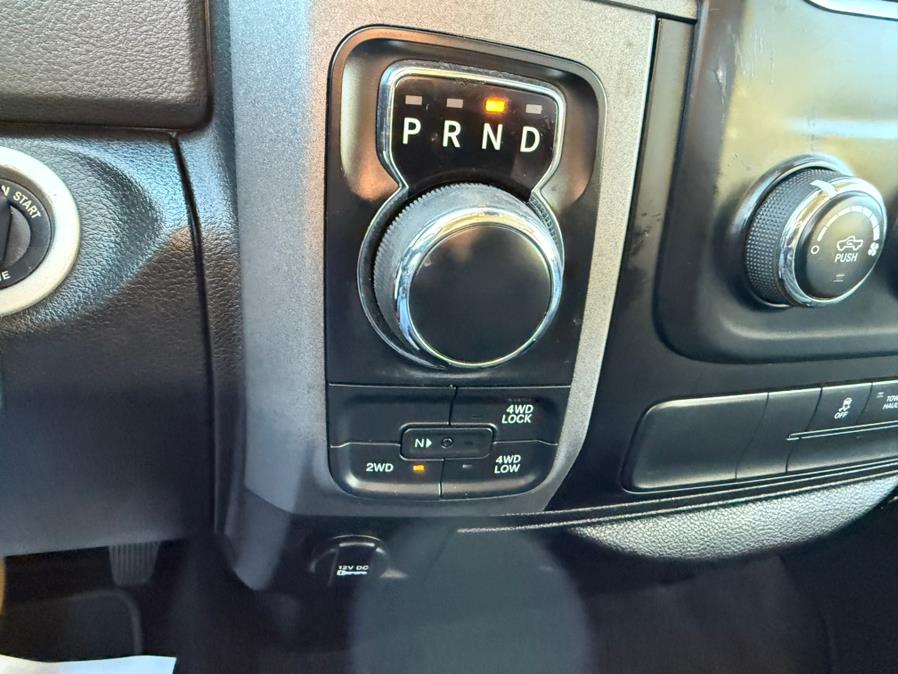 2015 RAM 1500 4WD Crew Cab 140.5