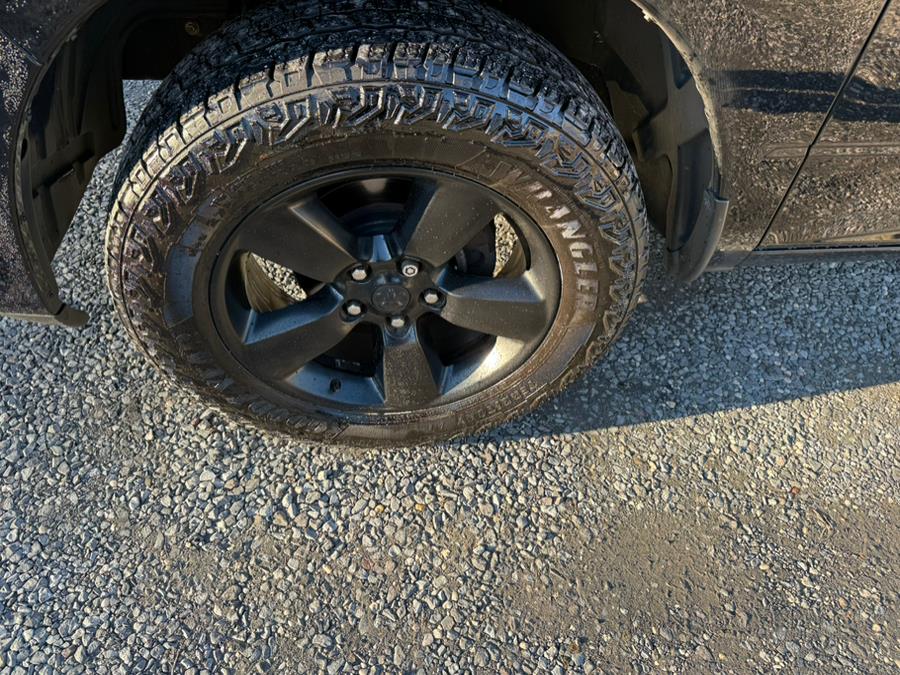 2015 RAM 1500 4WD Crew Cab 140.5