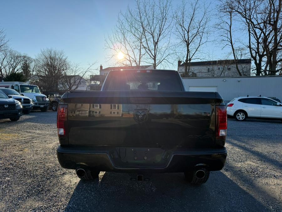 2015 RAM 1500 4WD Crew Cab 140.5