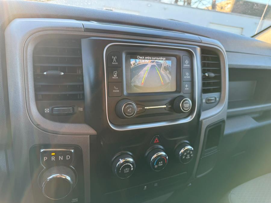 2015 RAM 1500 4WD Crew Cab 140.5