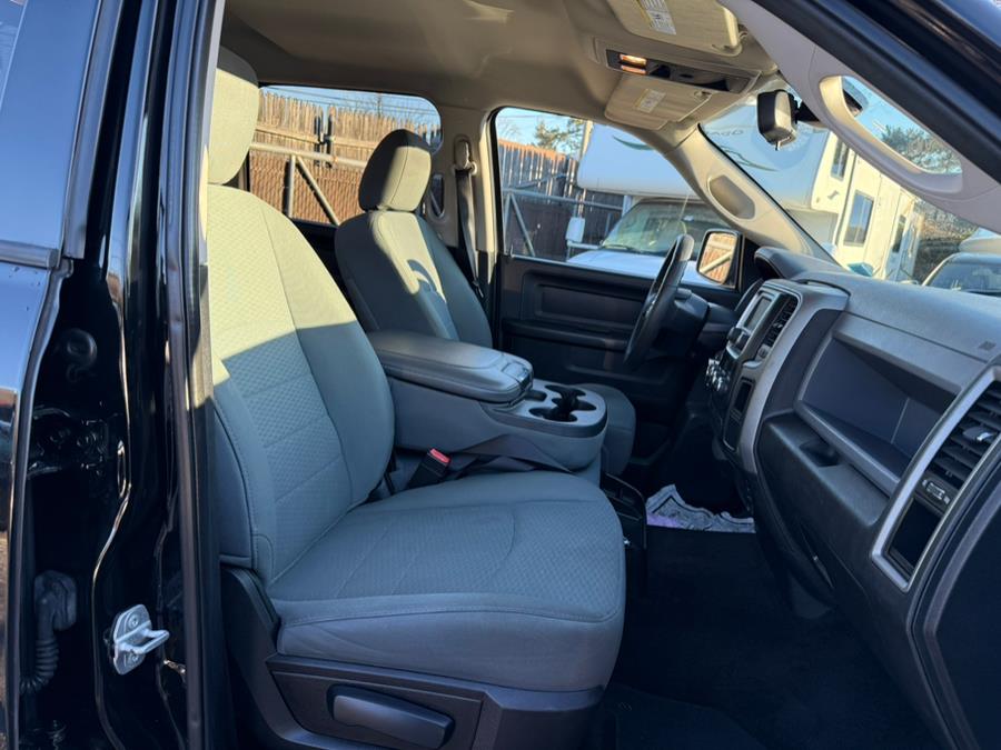 2015 RAM 1500 4WD Crew Cab 140.5