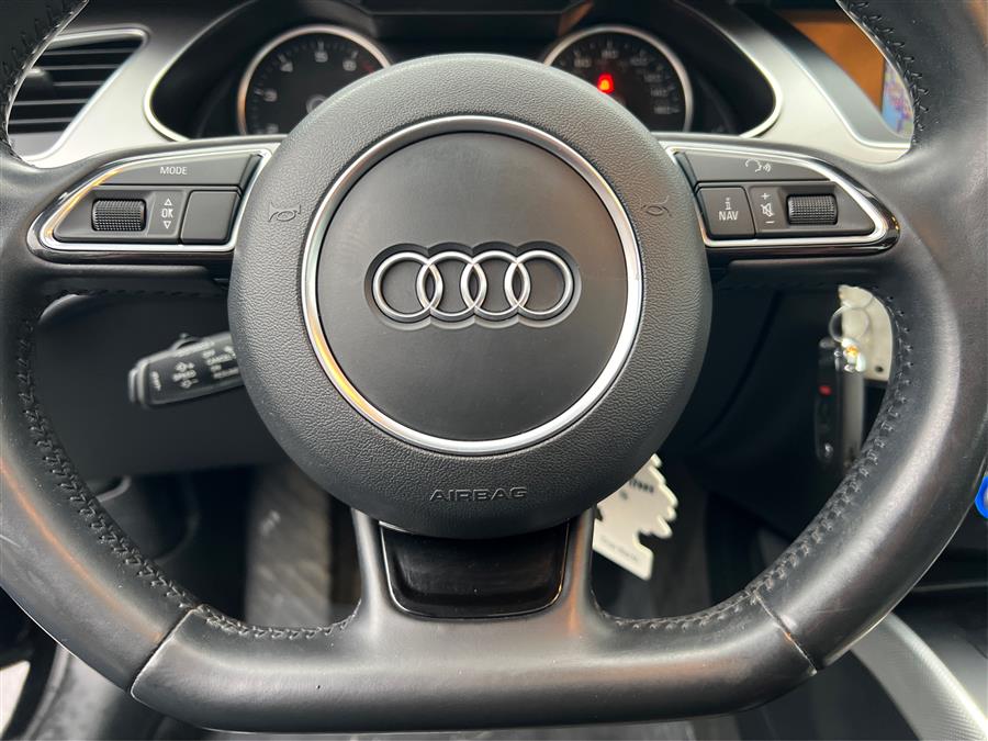 2015 Audi A4 4dr Sdn Man quattro 2.0T Prest photo