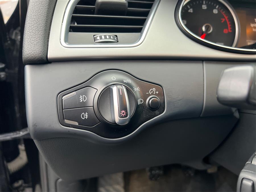 2015 Audi A4 4dr Sdn Man quattro 2.0T Prest photo