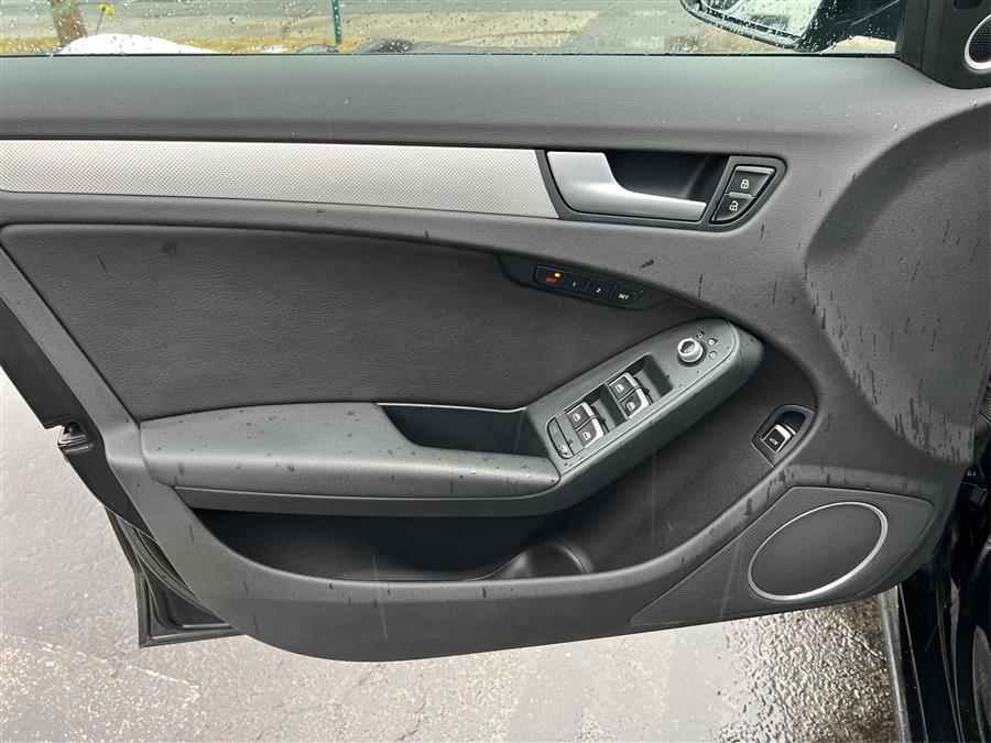 2015 Audi A4 4dr Sdn Man quattro 2.0T Prest photo