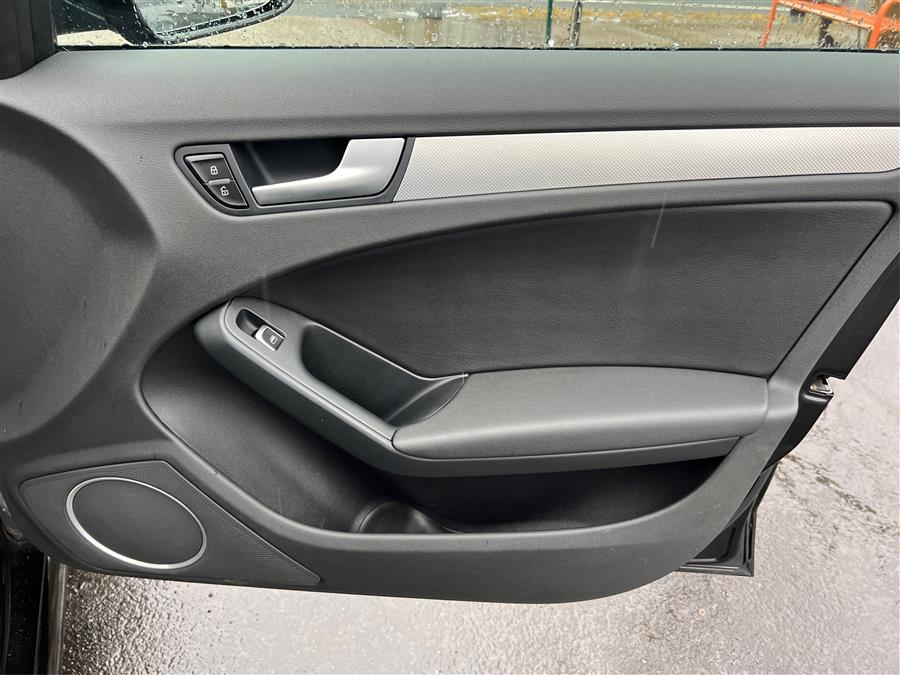 2015 Audi A4 4dr Sdn Man quattro 2.0T Prest photo
