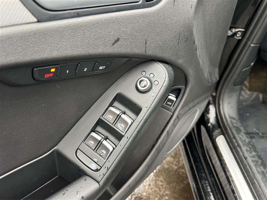 2015 Audi A4 4dr Sdn Man quattro 2.0T Prest photo