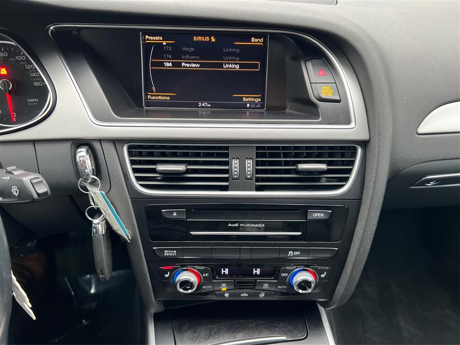 2015 Audi A4 4dr Sdn Man quattro 2.0T Prest photo