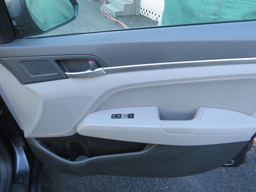 2020 Hyundai Elantra Value Edition IVT SULEV photo
