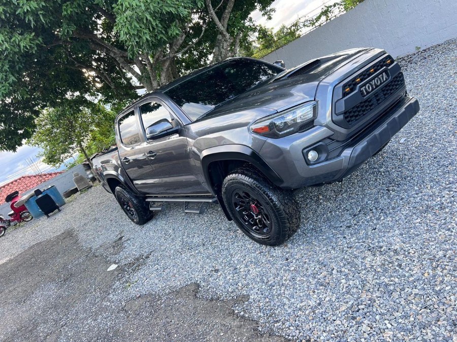 2017 Toyota Tacoma SR5 Double Cab 5'' Bed V6 4x4  photo