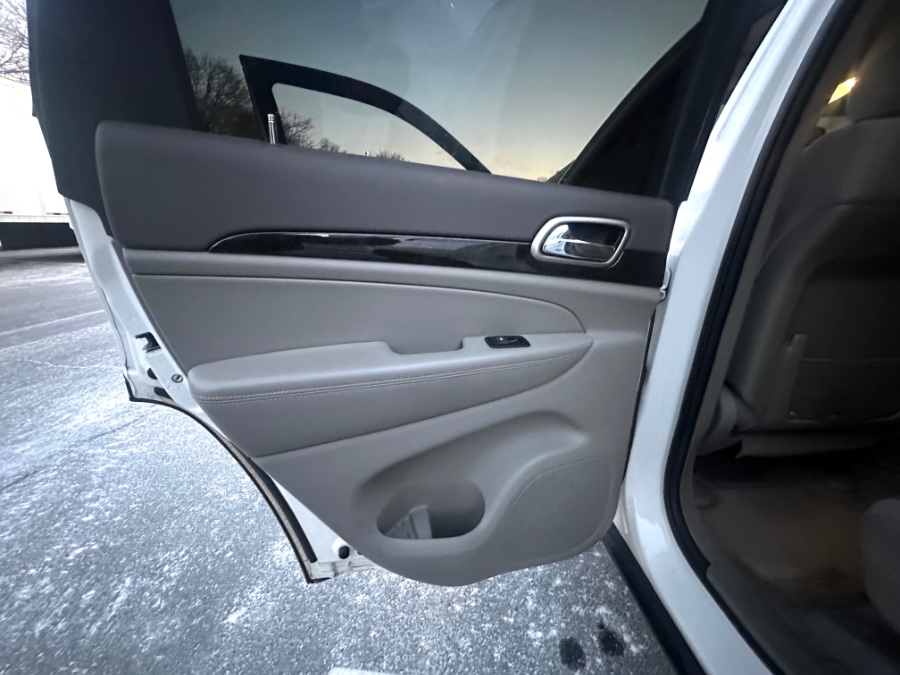 2012 Jeep Grand Cherokee Laredo photo