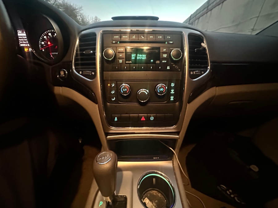 2012 Jeep Grand Cherokee Laredo photo