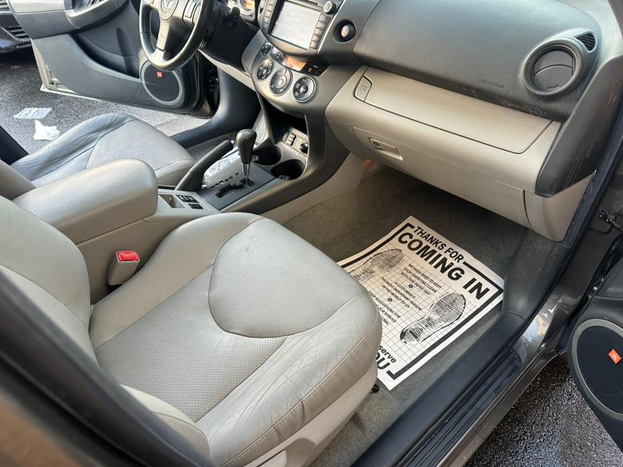 2011 Toyota RAV4 Limited photo