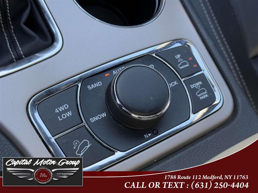 2017 Jeep Grand Cherokee Overland 4x4 photo