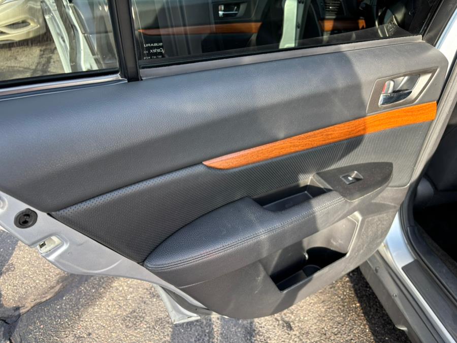 2014 Subaru Outback 2.5i Limited photo
