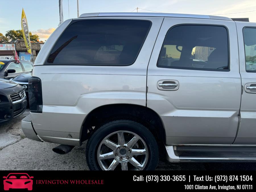2004 Cadillac Escalade photo