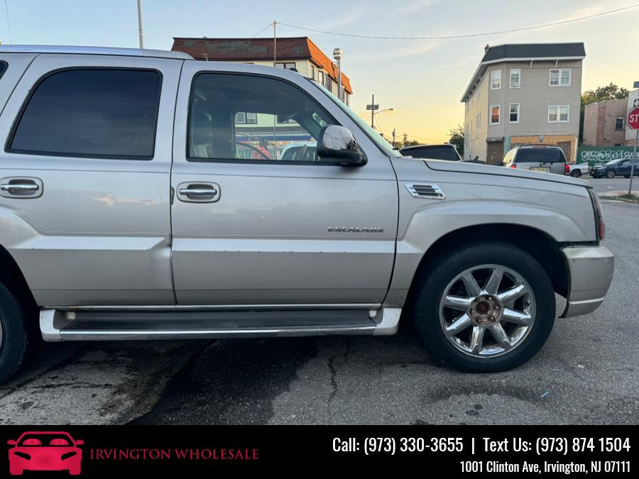 2004 Cadillac Escalade photo