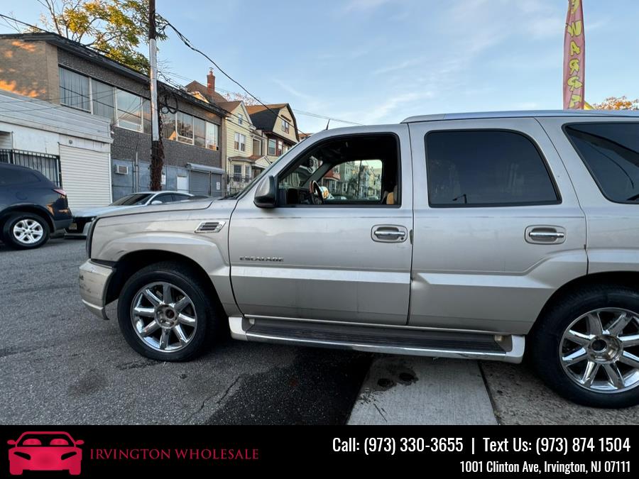 2004 Cadillac Escalade photo