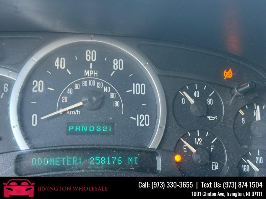 2004 Cadillac Escalade photo