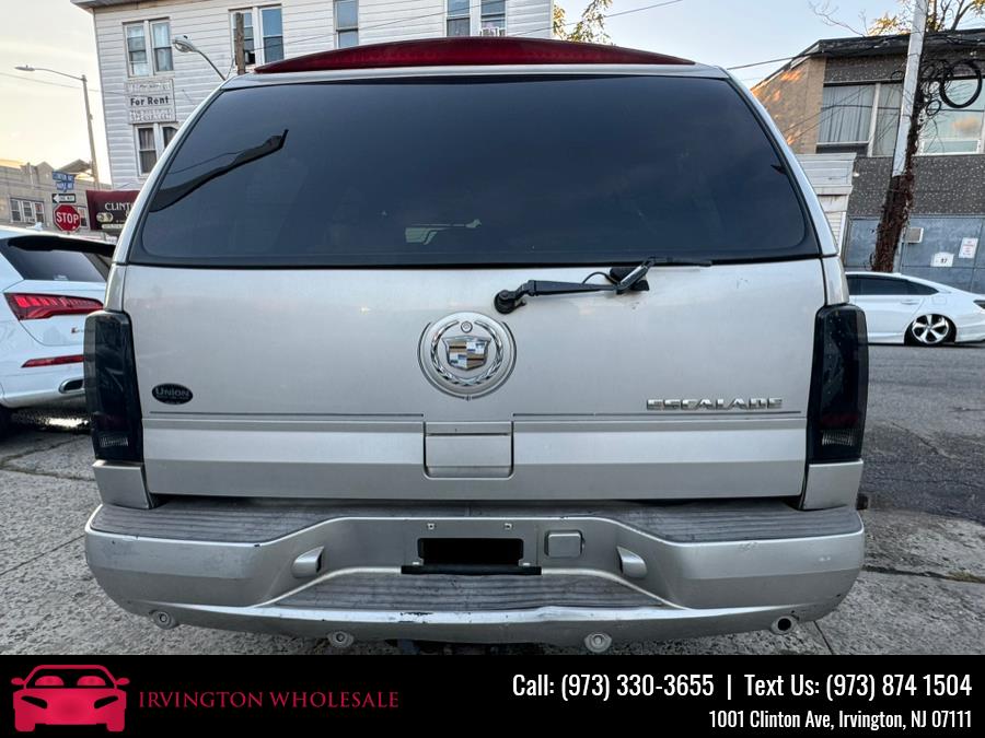2004 Cadillac Escalade photo