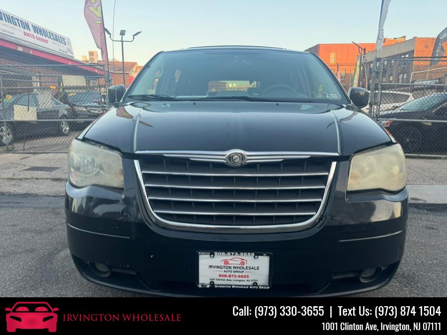 2008 Chrysler Town & Country Touring photo