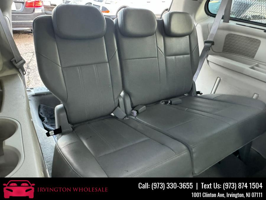 2008 Chrysler Town & Country Touring photo