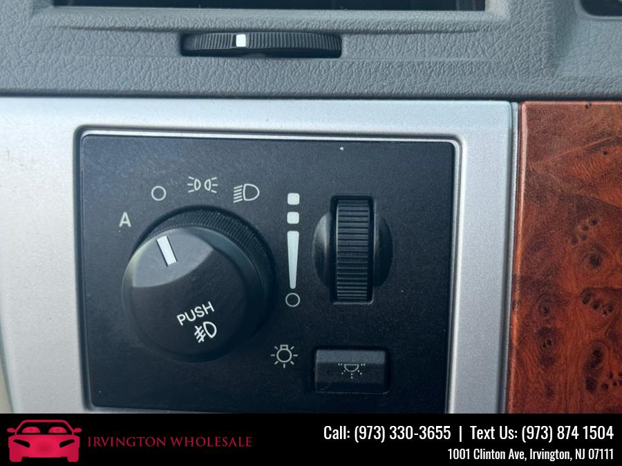 2008 Chrysler Town & Country Touring photo