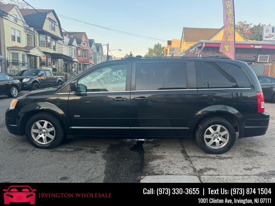 2008 Chrysler Town & Country Touring photo