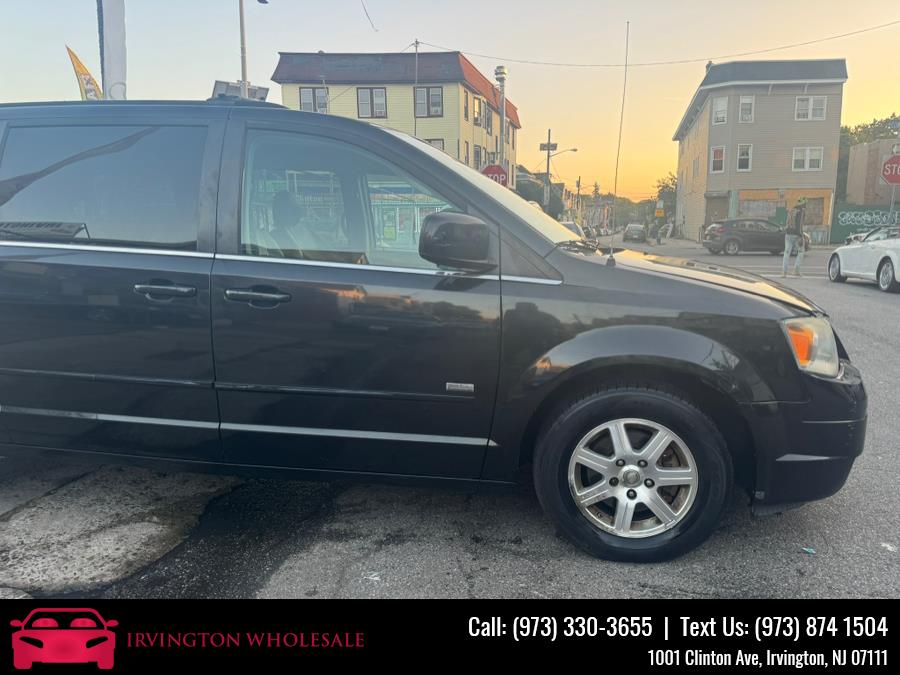 2008 Chrysler Town & Country Touring photo