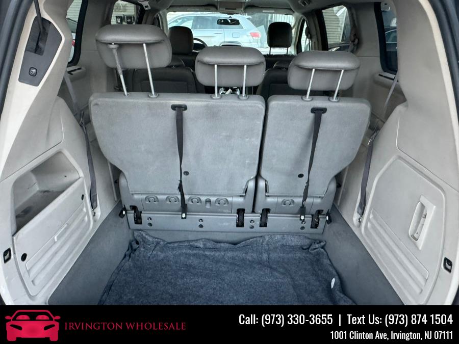 2008 Chrysler Town & Country Touring photo