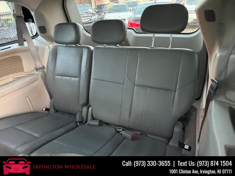 2008 Chrysler Town & Country Touring photo