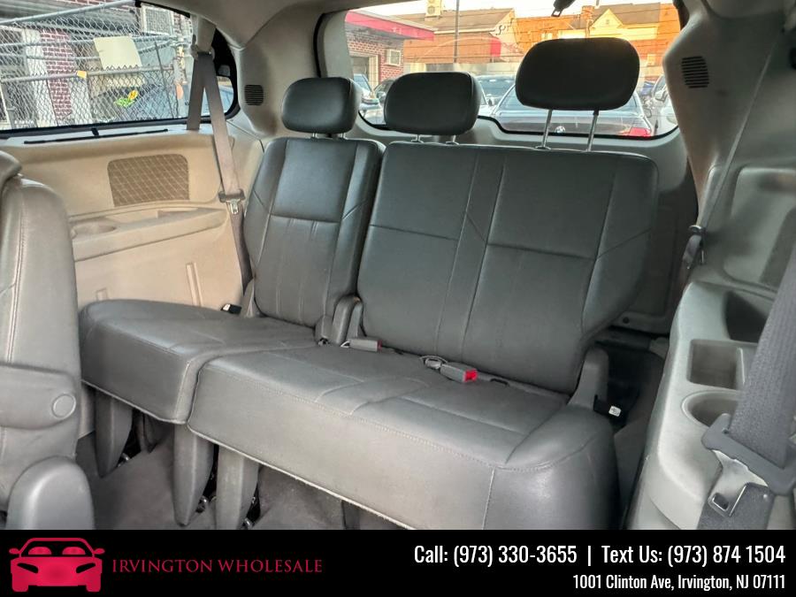 2008 Chrysler Town & Country Touring photo