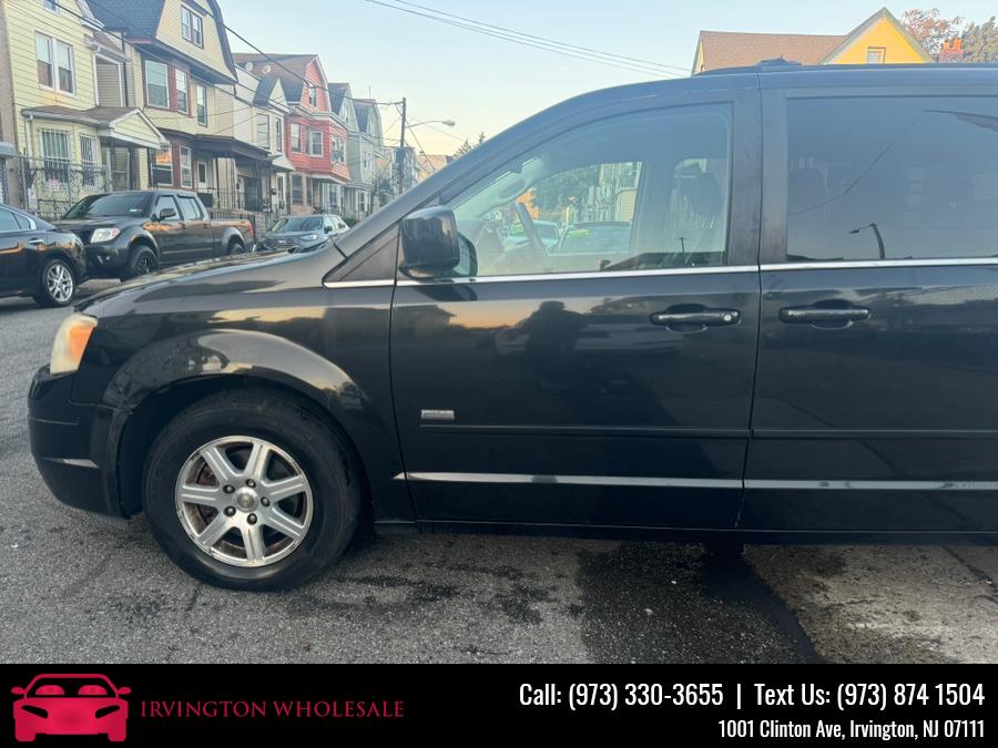 2008 Chrysler Town & Country Touring photo