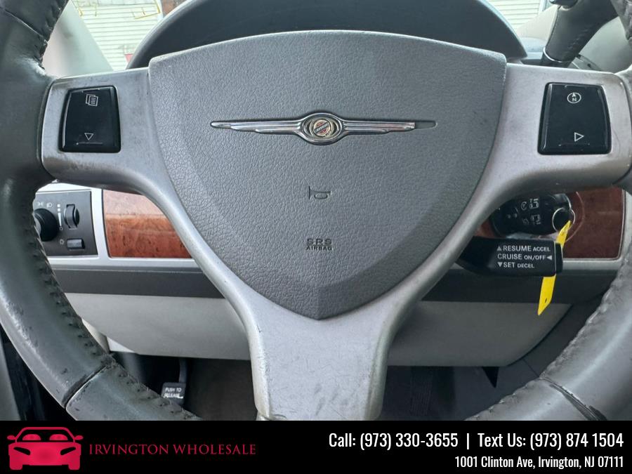 2008 Chrysler Town & Country Touring photo