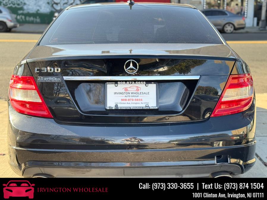 2011 Mercedes-Benz C-Class C300 Luxury photo