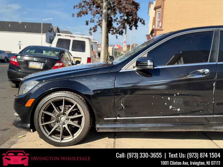 2011 Mercedes-Benz C-Class C300 Luxury photo