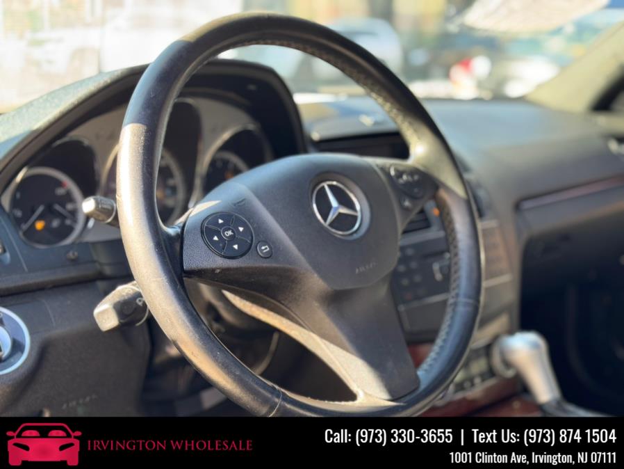 2011 Mercedes-Benz C-Class C300 Luxury photo