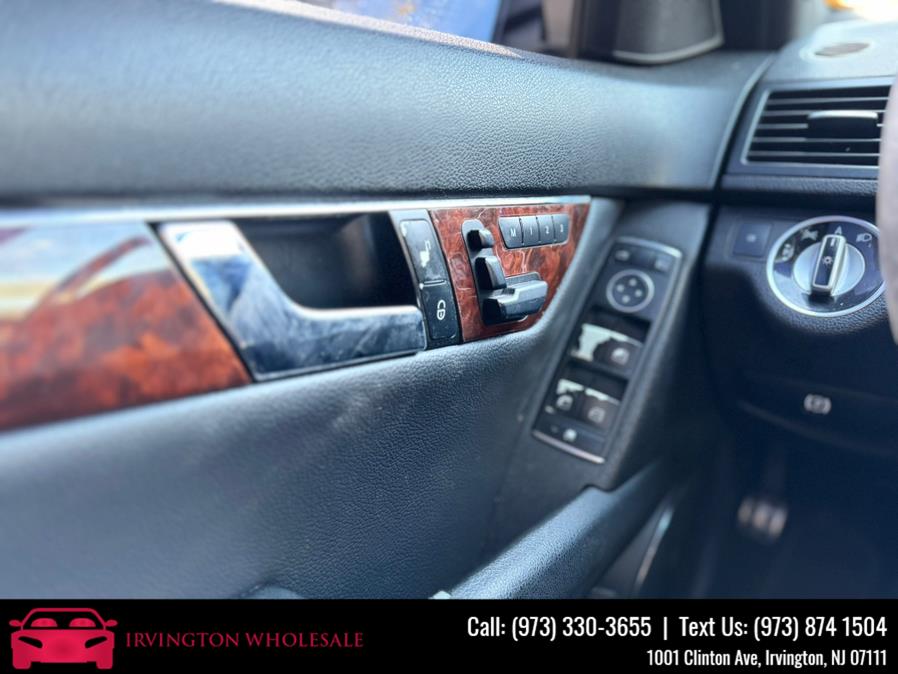 2011 Mercedes-Benz C-Class C300 Luxury photo