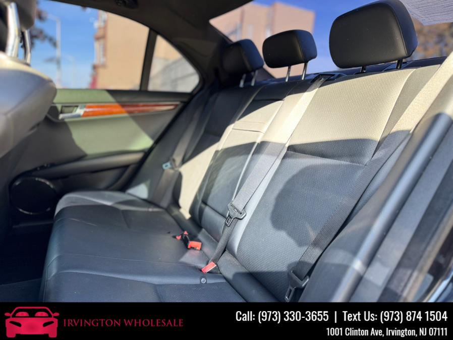 2011 Mercedes-Benz C-Class C300 Luxury photo