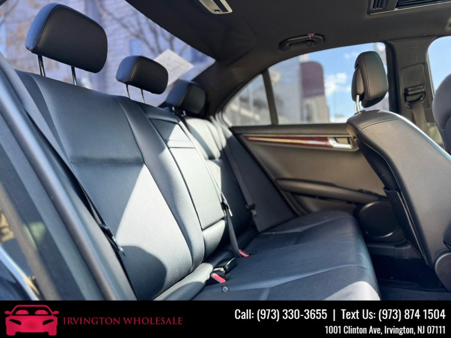2011 Mercedes-Benz C-Class C300 Luxury photo