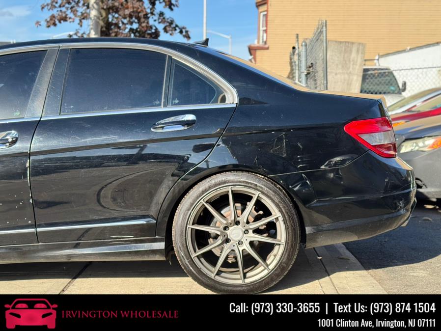 2011 Mercedes-Benz C-Class C300 Luxury photo