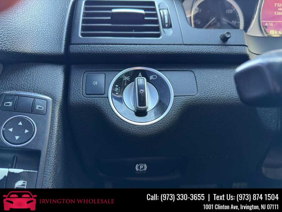 2011 Mercedes-Benz C-Class C300 Luxury photo