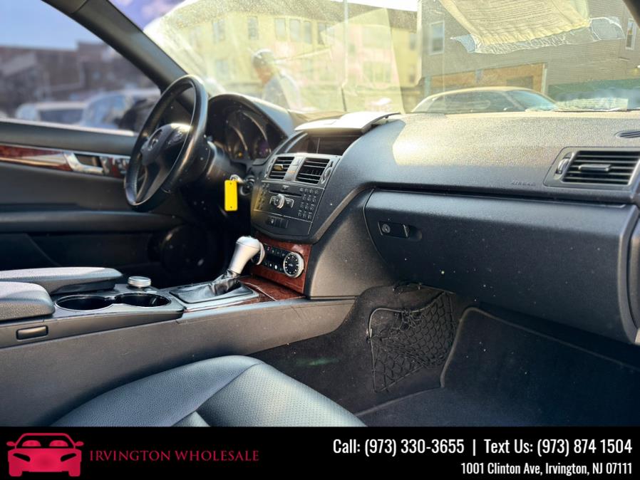 2011 Mercedes-Benz C-Class C300 Luxury photo