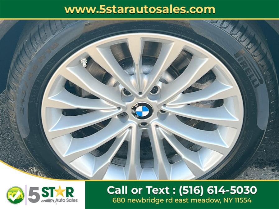 2022 BMW 5-Series 530i xDrive Sedan photo
