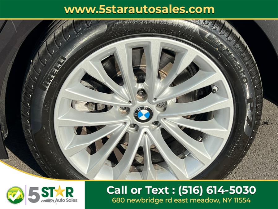 2022 BMW 5-Series 530i xDrive Sedan photo