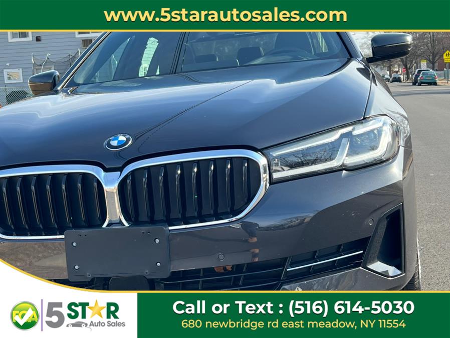 2022 BMW 5-Series 530i xDrive Sedan photo