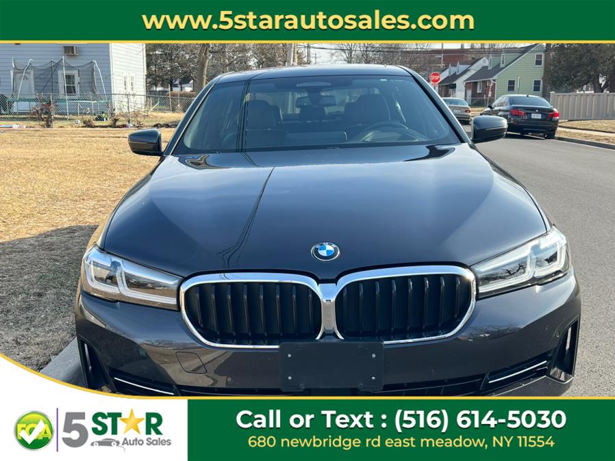 2022 BMW 5-Series 530i xDrive Sedan photo