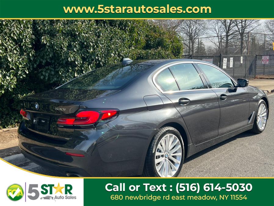 2022 BMW 5-Series 530i xDrive Sedan photo