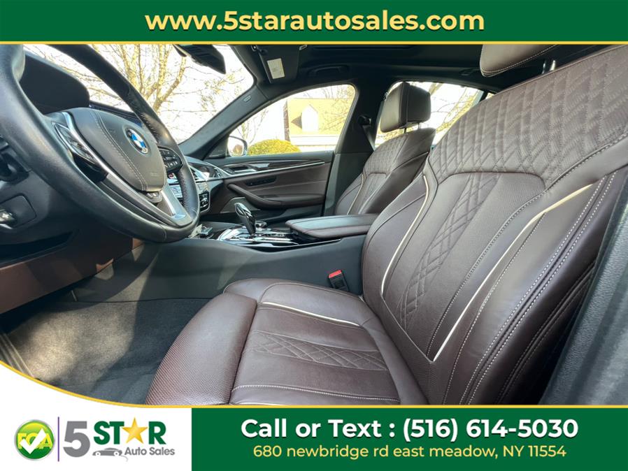 2022 BMW 5-Series 530i xDrive Sedan photo