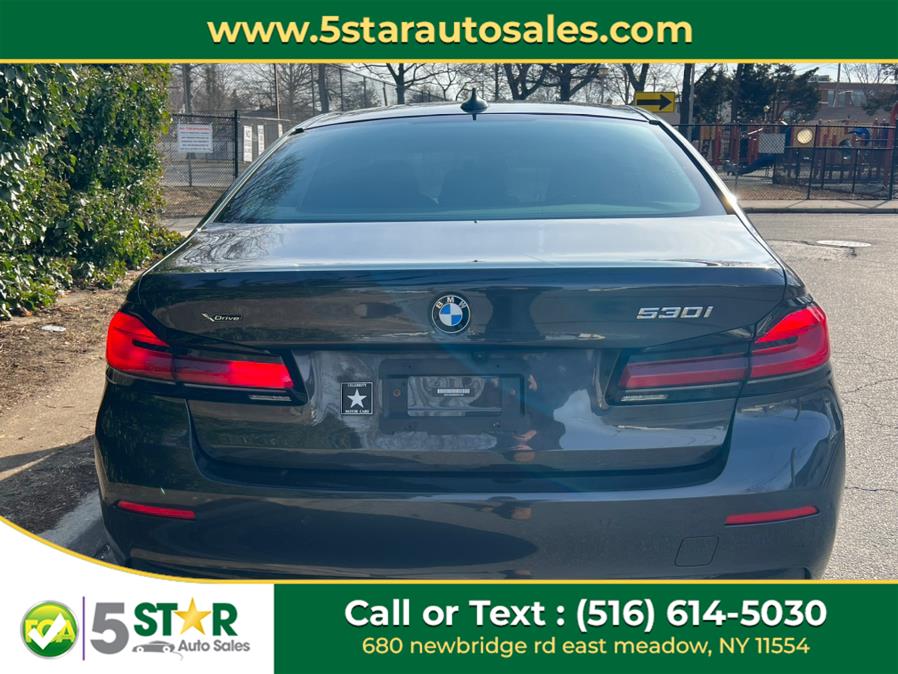 2022 BMW 5-Series 530i xDrive Sedan photo